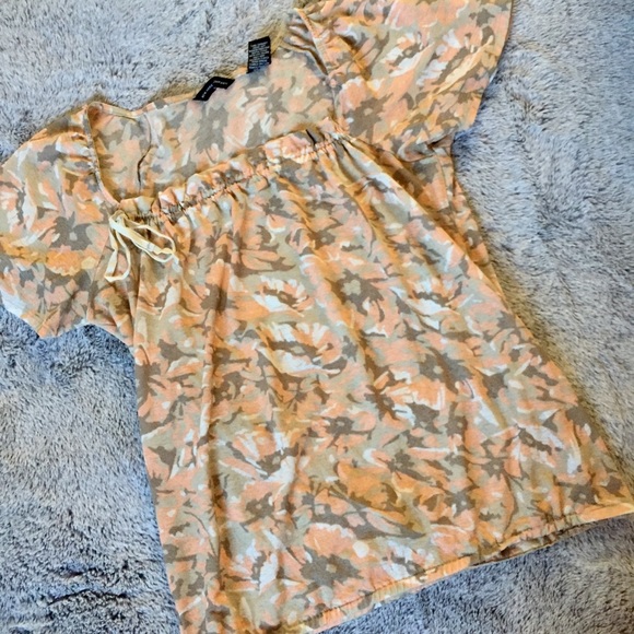 NOT FOR SALE DONT BUY! Cream/Pink Floral New York & Co Top Size S - Picture 3 of 8